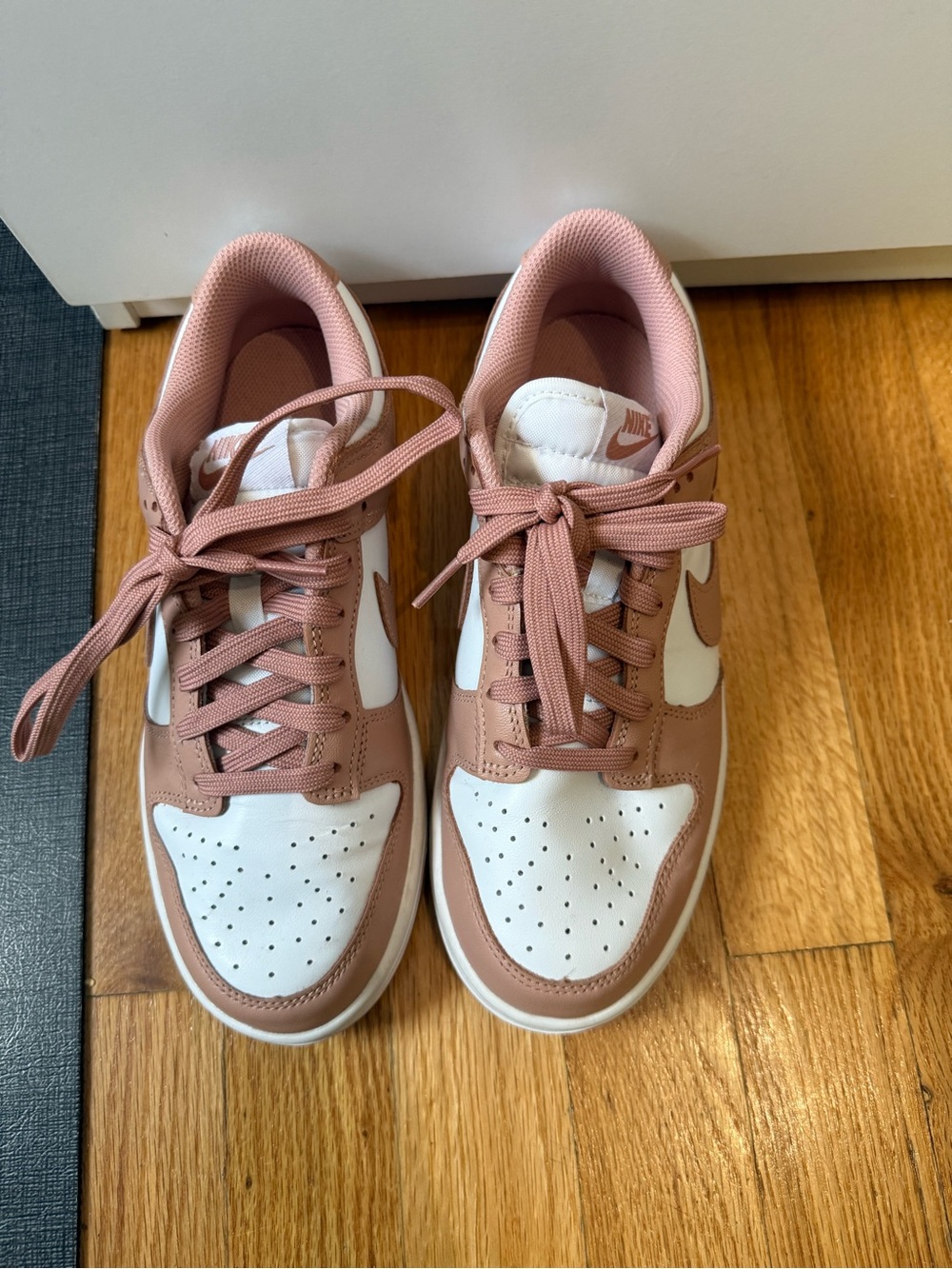 Nike Women's Low-Top Sneakers - Dusty Rose/White